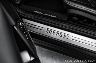 Ferrari 812 Superfast, lift, karbon, 2020
