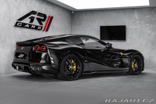 Ferrari 812 Superfast, lift, karbon, 2020