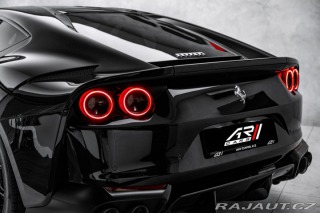 Ferrari 812 Superfast, lift, karbon, 2020