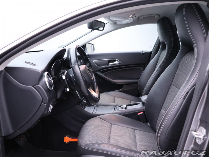 Mercedes-Benz CLA 2.1 200CDi 100kW Aut. Xen 2015