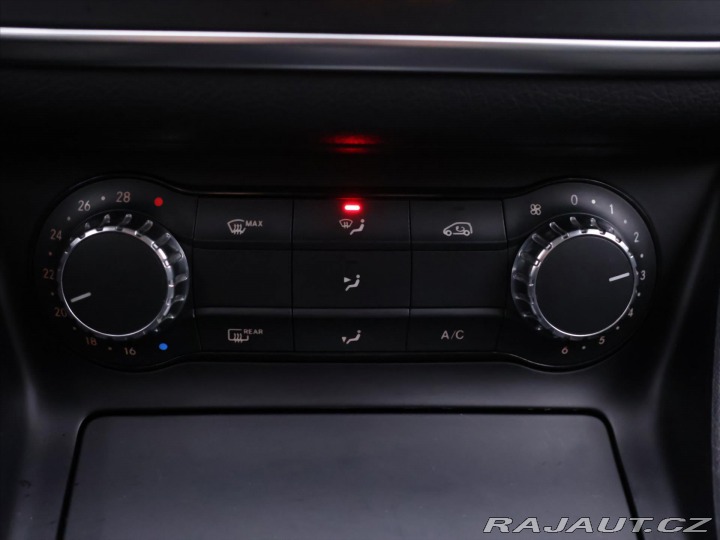 Mercedes-Benz CLA 2.1 200CDi 100kW Aut. Xen 2015