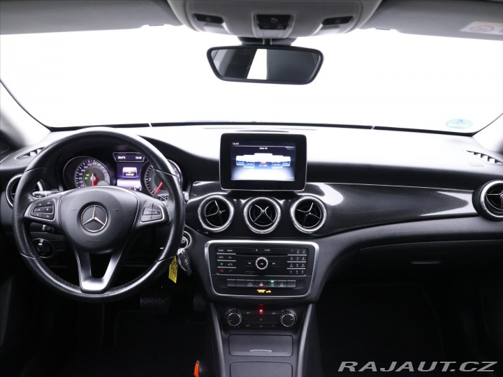 Mercedes-Benz CLA 2.1 200CDi 100kW Aut. Xen 2015