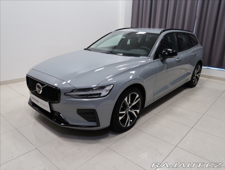 Volvo V60 2,0 B4 AT PLUS NAVI KAMER 2025