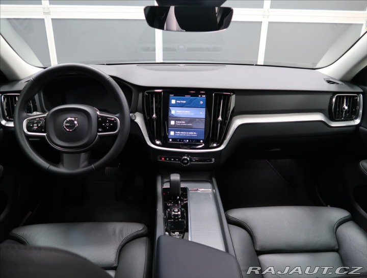 Volvo V60 2,0 B4 AT PLUS NAVI KAMER 2025