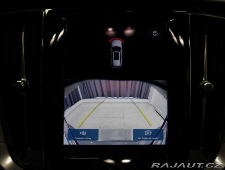 Volvo V60 2,0 B4 AT PLUS NAVI KAMER 2025