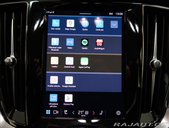Volvo V60 2,0 B4 AT PLUS NAVI KAMER 2025