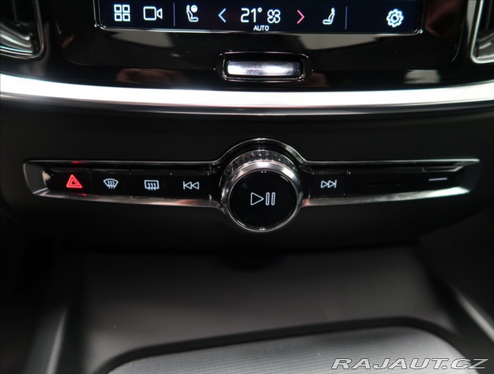 Volvo V60 2,0 B4 AT PLUS NAVI KAMER 2025