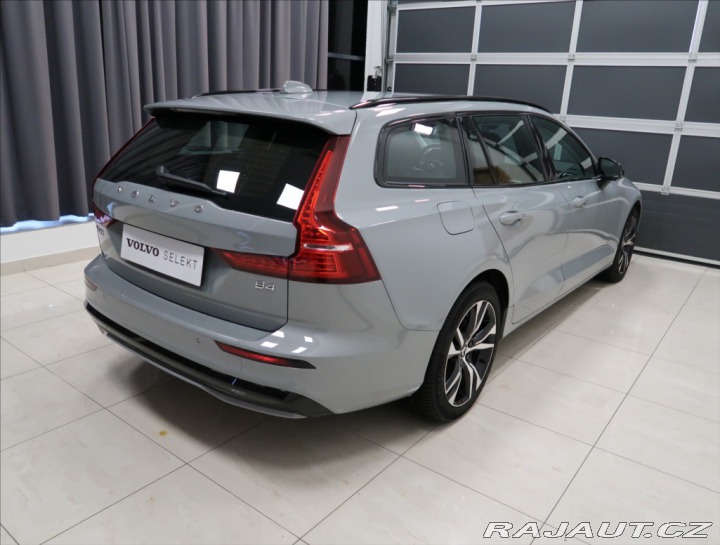 Volvo V60 2,0 B4 AT PLUS NAVI KAMER 2025