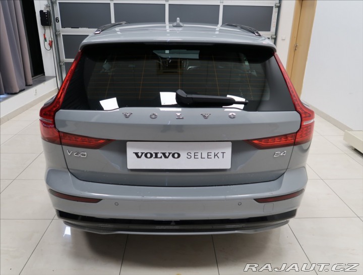 Volvo V60 2,0 B4 AT PLUS NAVI KAMER 2025