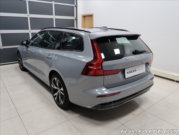 Volvo V60 2,0 B4 AT PLUS NAVI KAMER 2025