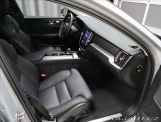 Volvo V60 2,0 B4 AUT PLUS 2025