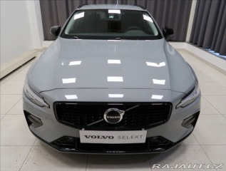 Volvo V60 2,0 B4 AUT PLUS 2025