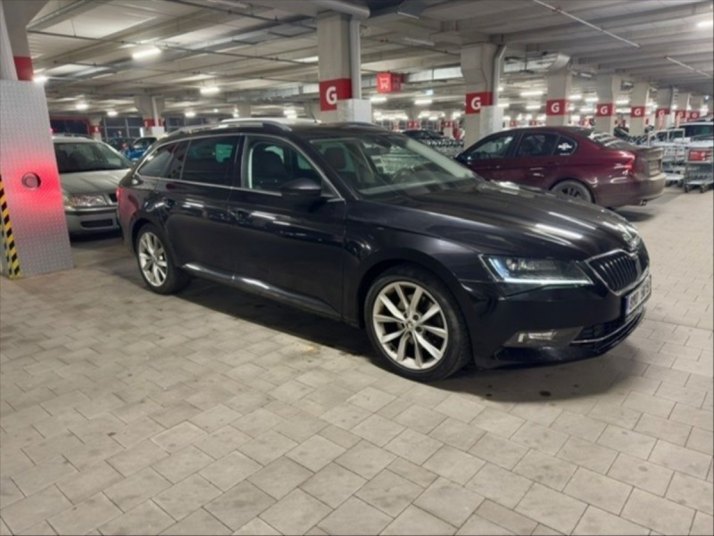 Škoda Superb 2,0 2019 Tdi, panorama