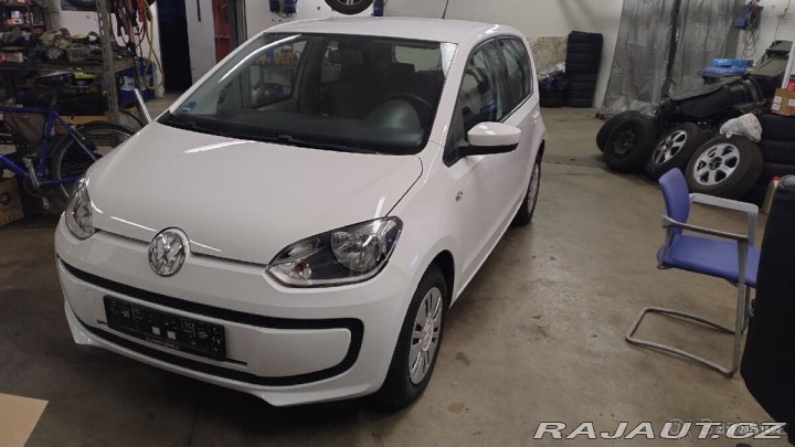 Volkswagen up! 1,0 2013