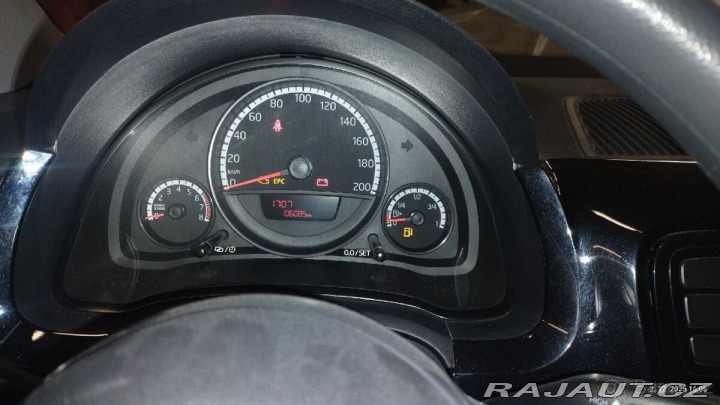 Volkswagen up! 1,0 2013