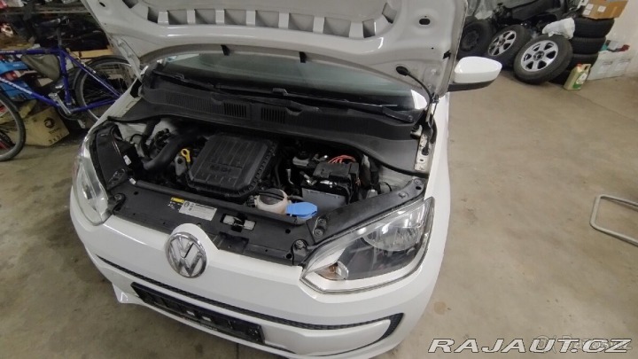 Volkswagen up! 1,0 2013