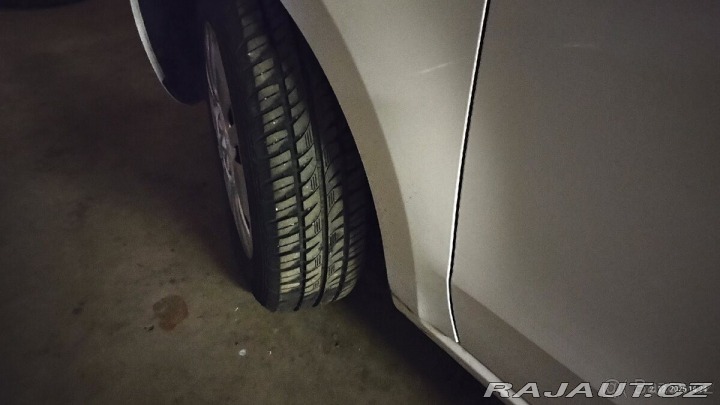 Volkswagen up! 1,0 2013