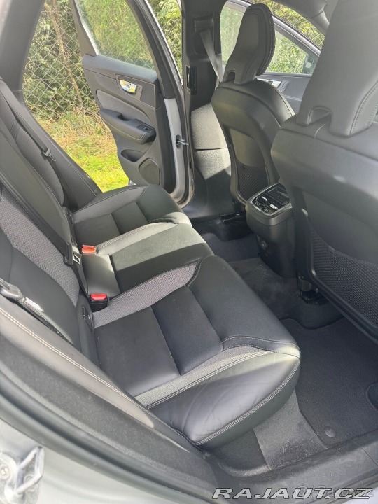 Volvo XC60 B4 D PLUS DARK 1800