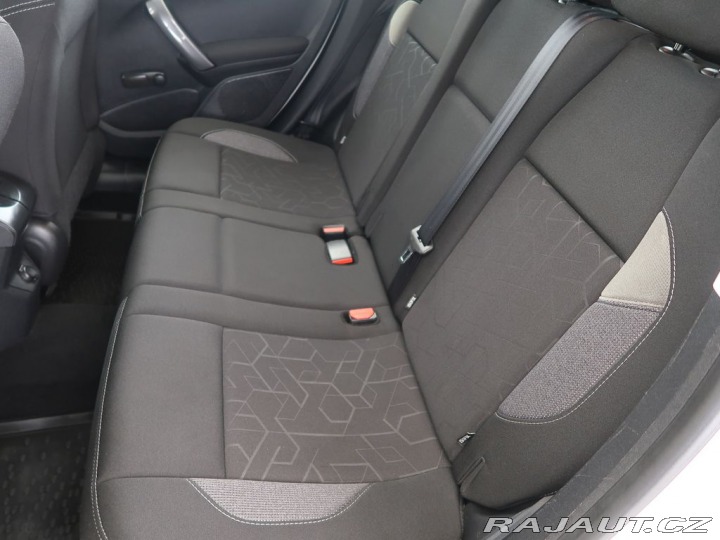 Peugeot 2008 1.2PureTech,CZ,1Maj,Manuá 2017