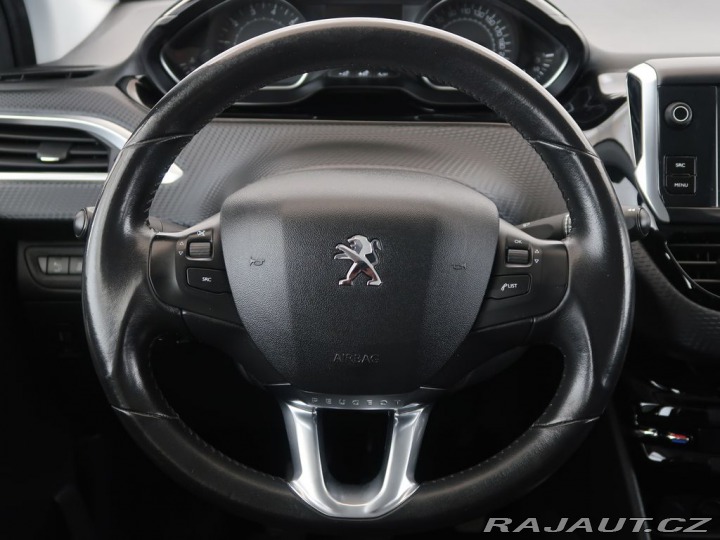 Peugeot 2008 1.2PureTech,CZ,1Maj,Manuá 2017