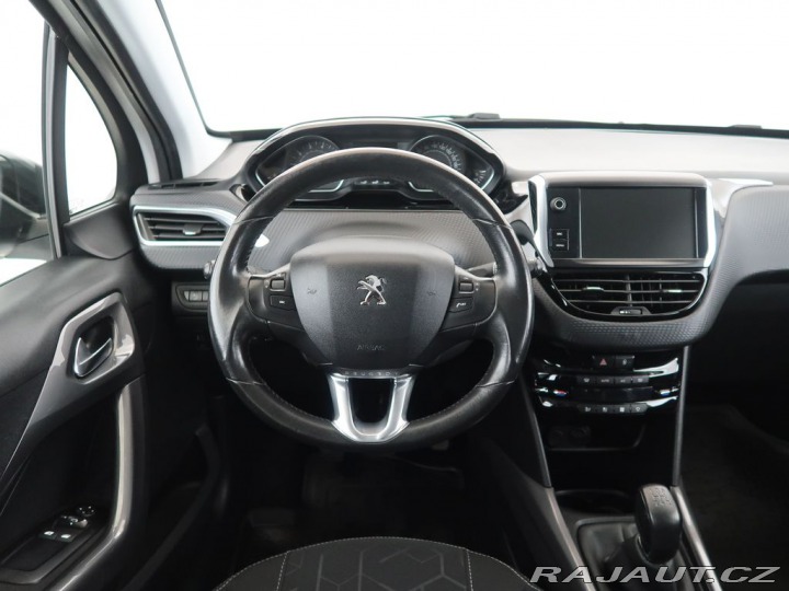 Peugeot 2008 1.2PureTech,CZ,1Maj,Manuá 2017