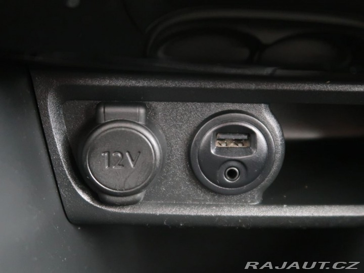 Peugeot 2008 1.2PureTech,CZ,1Maj,Manuá 2017