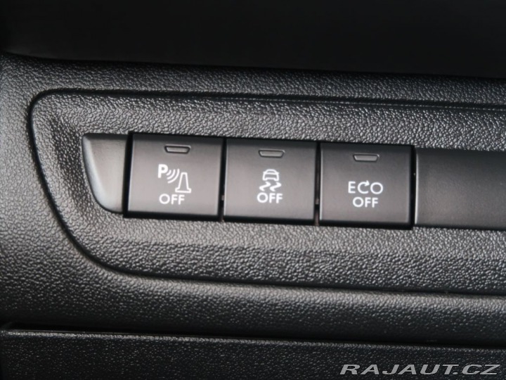 Peugeot 2008 1.2PureTech,CZ,1Maj,Manuá 2017