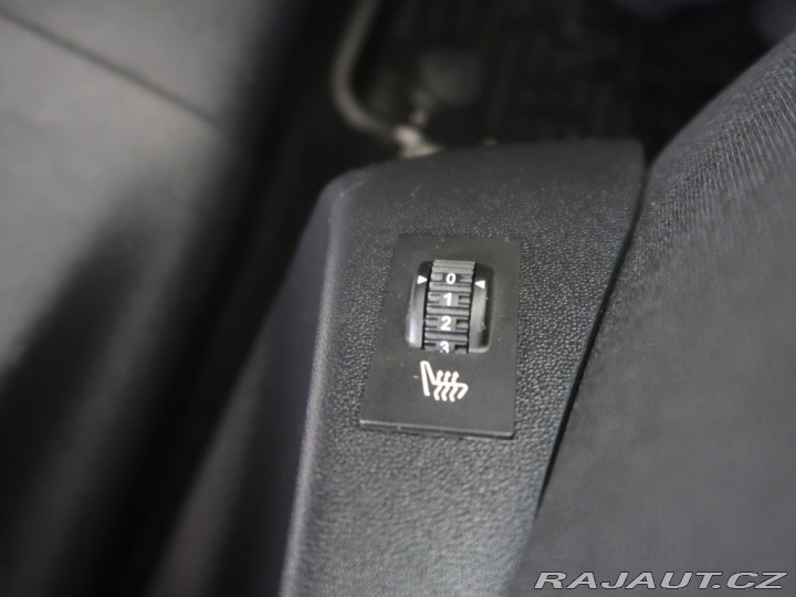 Peugeot 2008 1.2PureTech,CZ,1Maj,Manuá 2017