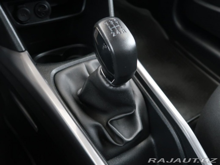 Peugeot 2008 1.2PureTech,CZ,1Maj,Manuá 2017