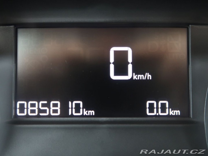 Peugeot 2008 1.2PureTech,CZ,1Maj,Manuá 2017