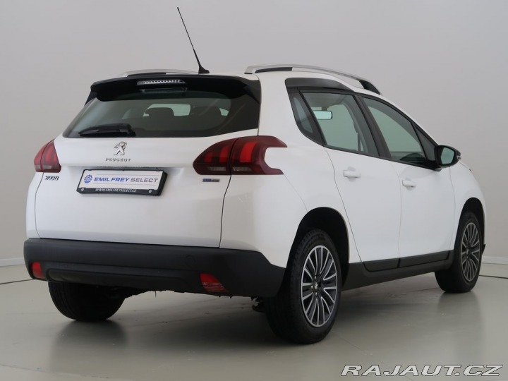 Peugeot 2008 1.2PureTech,CZ,1Maj,Manuá 2017
