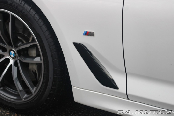 BMW 5 3,0 30d xDrive MSport h/k 2022