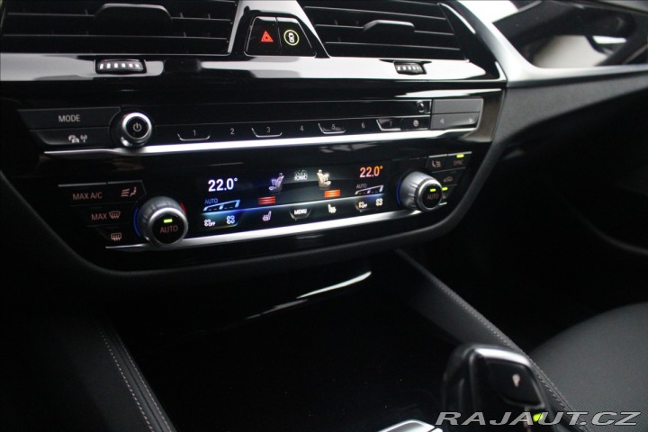 BMW 5 3,0 30d xDrive MSport h/k 1800