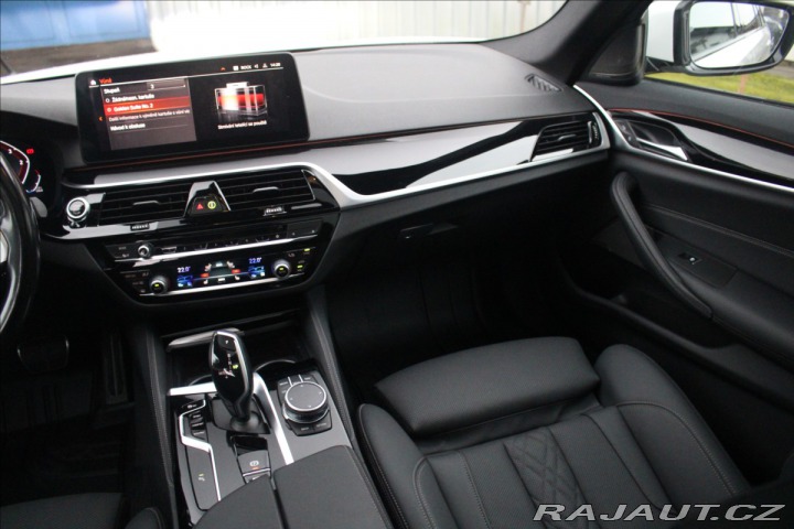 BMW 5 3,0 30d xDrive MSport h/k 2022