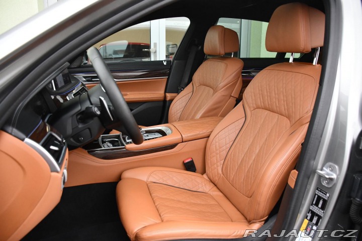 BMW 7 745Le xD M-SPORT HK PANO 2019