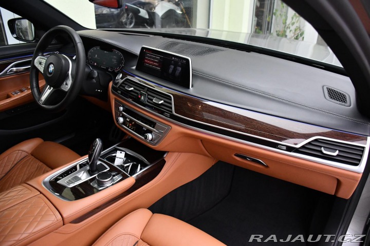 BMW 7 745Le xD M-SPORT HK PANO 2019