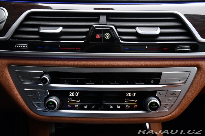 BMW 7 745Le xD M-SPORT HK PANO 2019