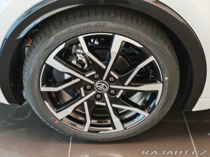 Toyota Prius 2.0 Plug-in Hybrid Presti 2024