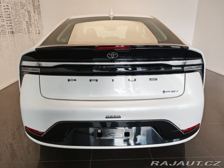 Toyota Prius 2.0 Plug-in Hybrid Presti 2025