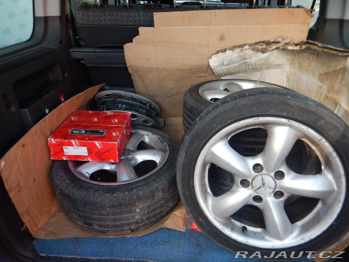 Mercedes-Benz Vaneo 1.7 CDi 67 KW AUTOMAT 2003