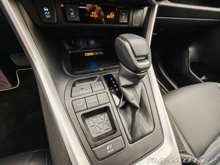 Toyota RAV4 2.5 Hybrid Selection e-CV 2024