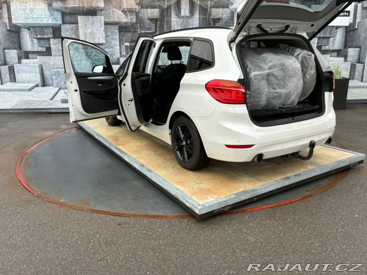 BMW 2 220i GT, 141KW, 7 MÍST 2017