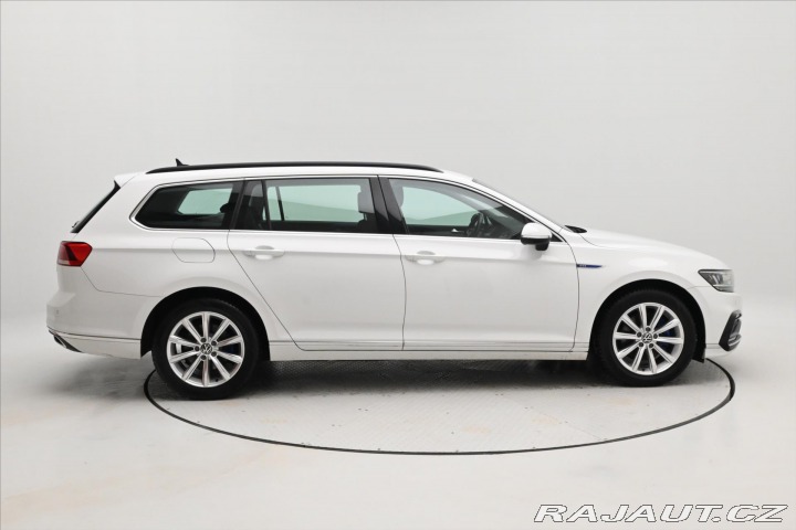 Volkswagen Passat 1,4 GTE 160 kW DSG Plug-I 2021
