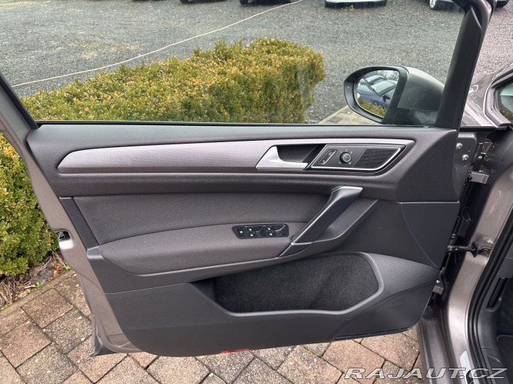Volkswagen Golf Sportsvan 1,6TDI 81kW LOUNGE TAŽNÉ 2016
