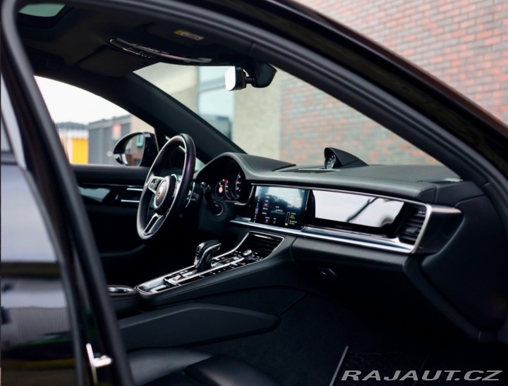 Porsche Ostatní modely Panamera Sport Turismo 4 E-Hybrid 4x4 2019