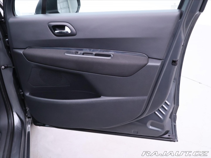 Peugeot 5008 1,6 i 88kW Panorama Aut.k 2011