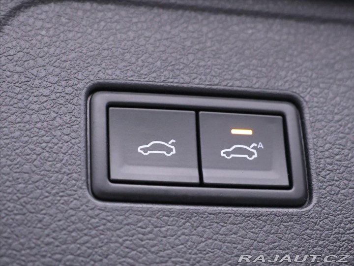 Volkswagen Passat 2,0 TDI 110kW DSG LED ACC 2022