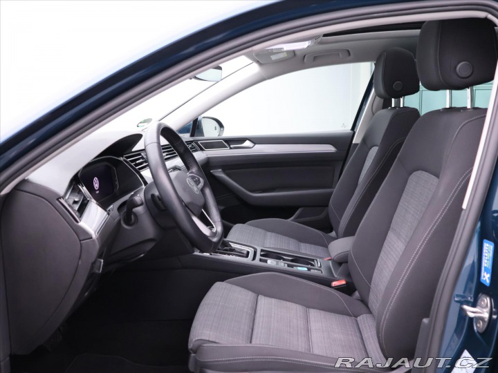 Volkswagen Passat 2,0 TDI 110kW DSG LED ACC 2022