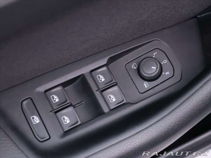 Volkswagen Passat 2,0 TDI 110kW DSG LED ACC 2022