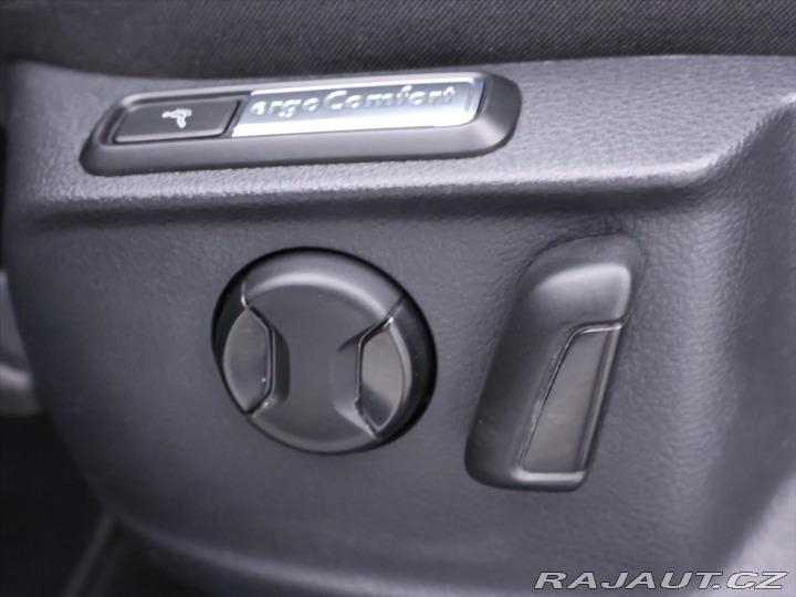 Volkswagen Passat 2,0 TDI 110kW DSG LED ACC 2022